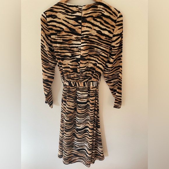 Witchery size 10 animal print long sleeve dress - Picture 3 of 4
